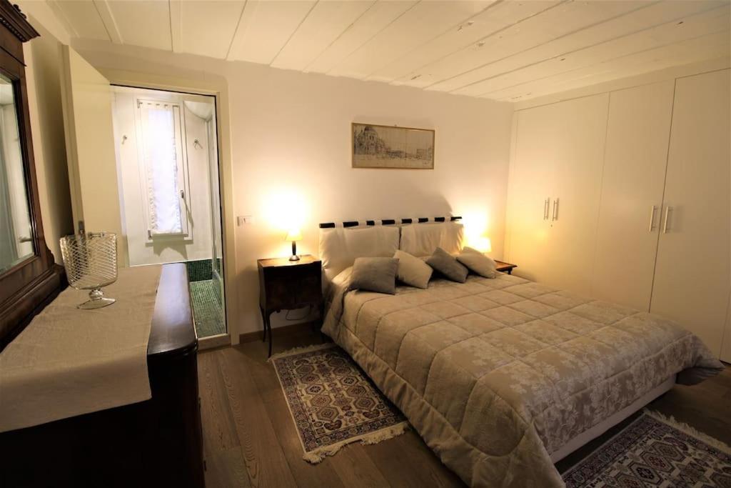 San Marco Charming Apartment With Canal View Venecia Exterior foto